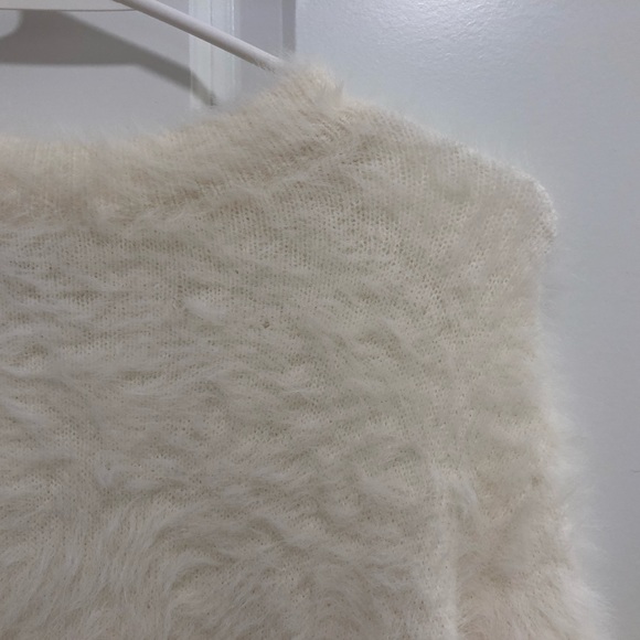 Fuzzy Sweater H&M - Picture 2 of 8